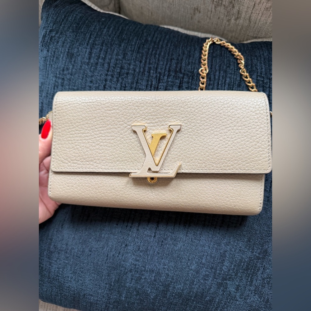 Louis Vuitton Taurillon Capucines Long Bifold Wallet on chain/crossbody bag 🔥 - Picture 15 of 15
